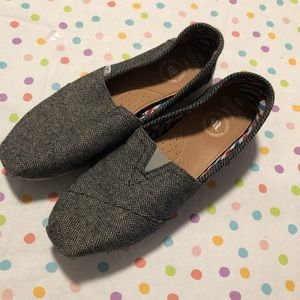 Women’s dark grey tweed TOMS. Size 9.5
